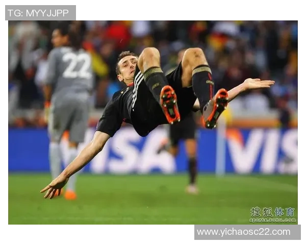 足球魅力无限探索：从草根球员到国际赛场的全景之旅